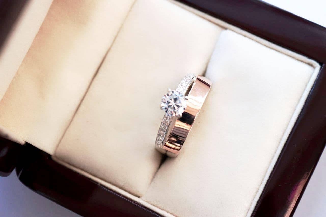 

Серебряное кольцо Мирабель с золотой вставкой DARIY 155к
