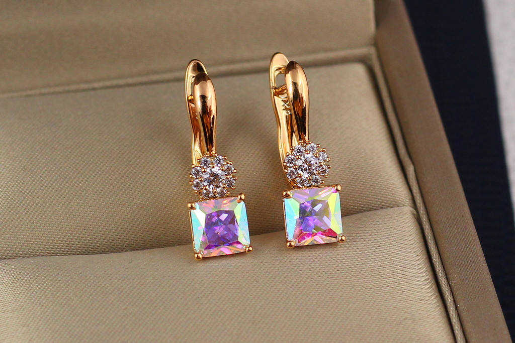 

Серьги Xuping Jewelry хамелеоны с квадратными камнями 2 см золотистые