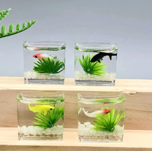 

Миниатюра аквариум с рыбками прямоугольный 2.4 см