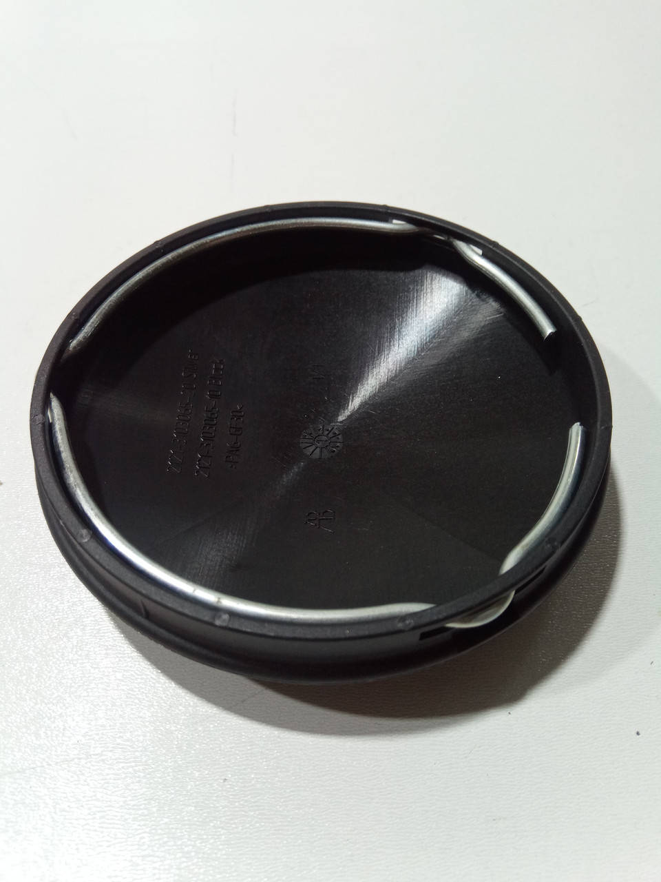 

Колпачок ступицы ВАЗ 2121, АвтоВАЗ пластик