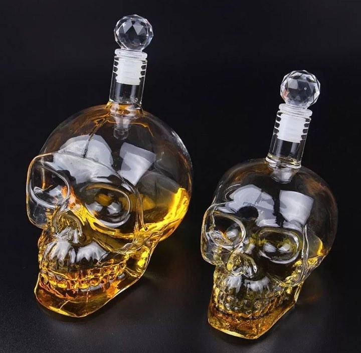 

Стеклянный графин Череп 350 мл