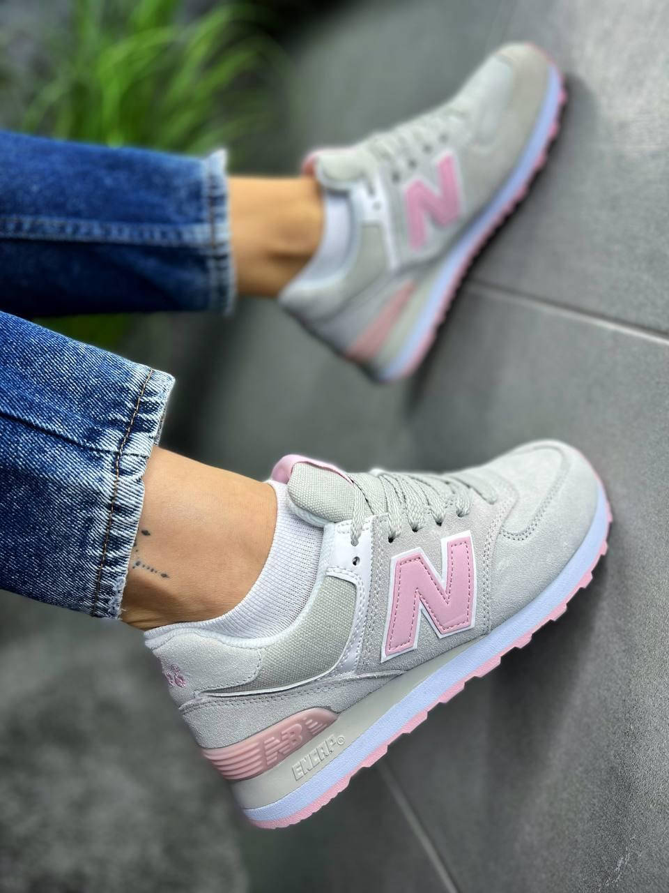 

Женские кроссовки New balance розовые с серым