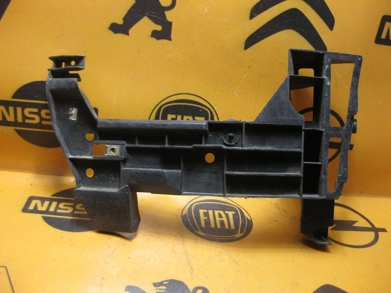 

Б/У Кронштейн заднего бампера левый RENAULT MASTER 7700352211