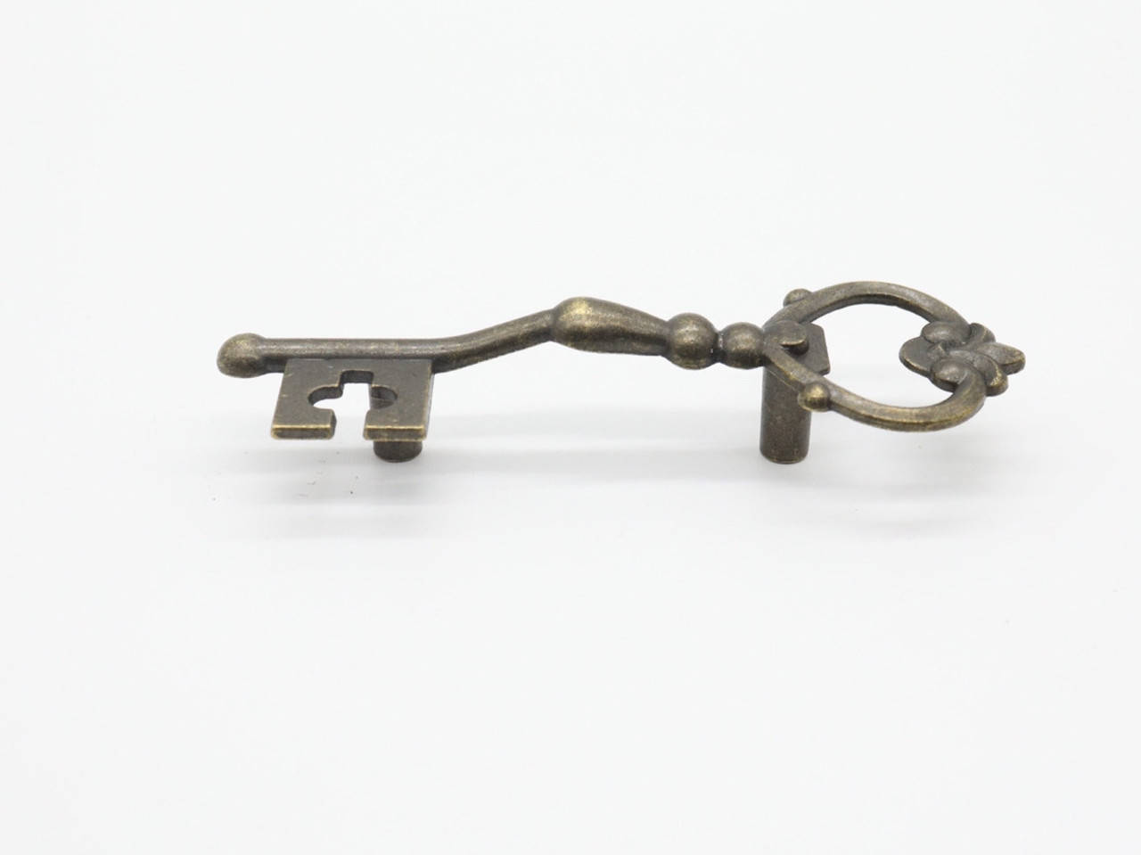 

Металлическая фурнитура для мебели. 120х40мм