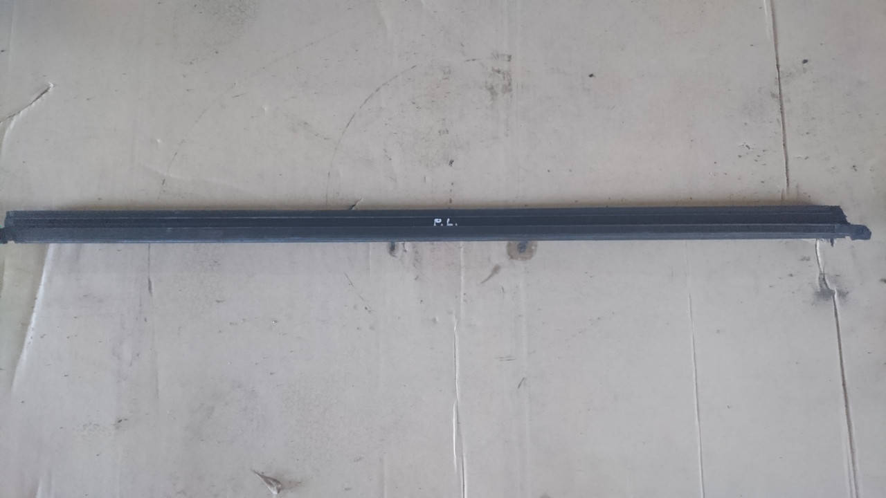 

561837479 Молдинг дверь (передняя левая) Volkswagen Passat B7 Вольксваген Пассат Б7 1.8TSI USA (Америка)