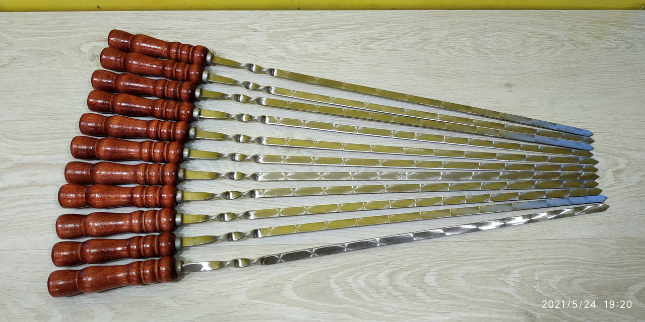 

Шампуры с деревянной ручкой из нержавейки 3мм/12/730мм. Подарочные шампура для шашлыка 3мм.