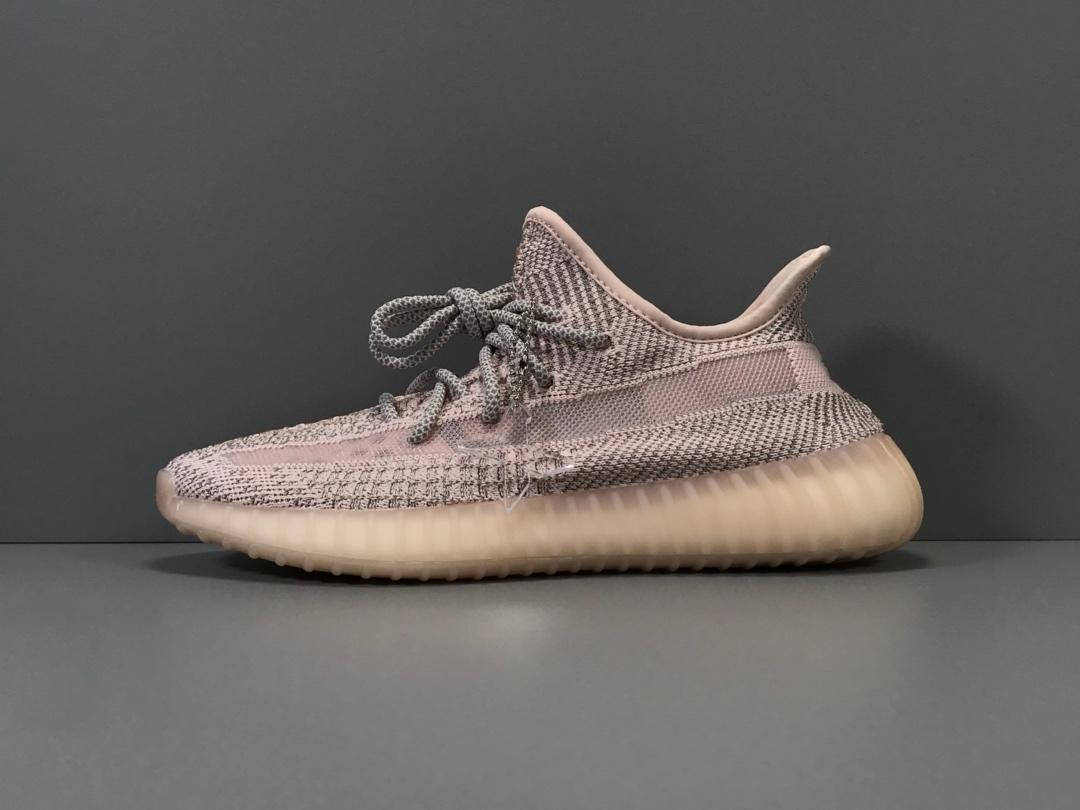 

Женские кроссовки Adidas Yeezy 350