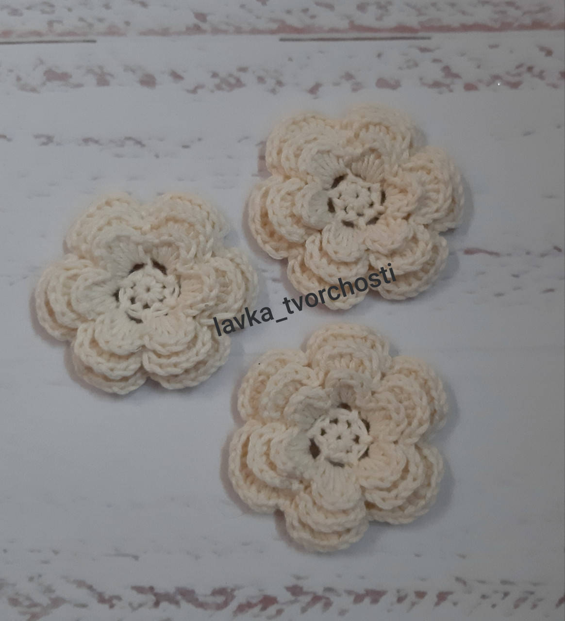 

В"язаний декор Квітка молочна