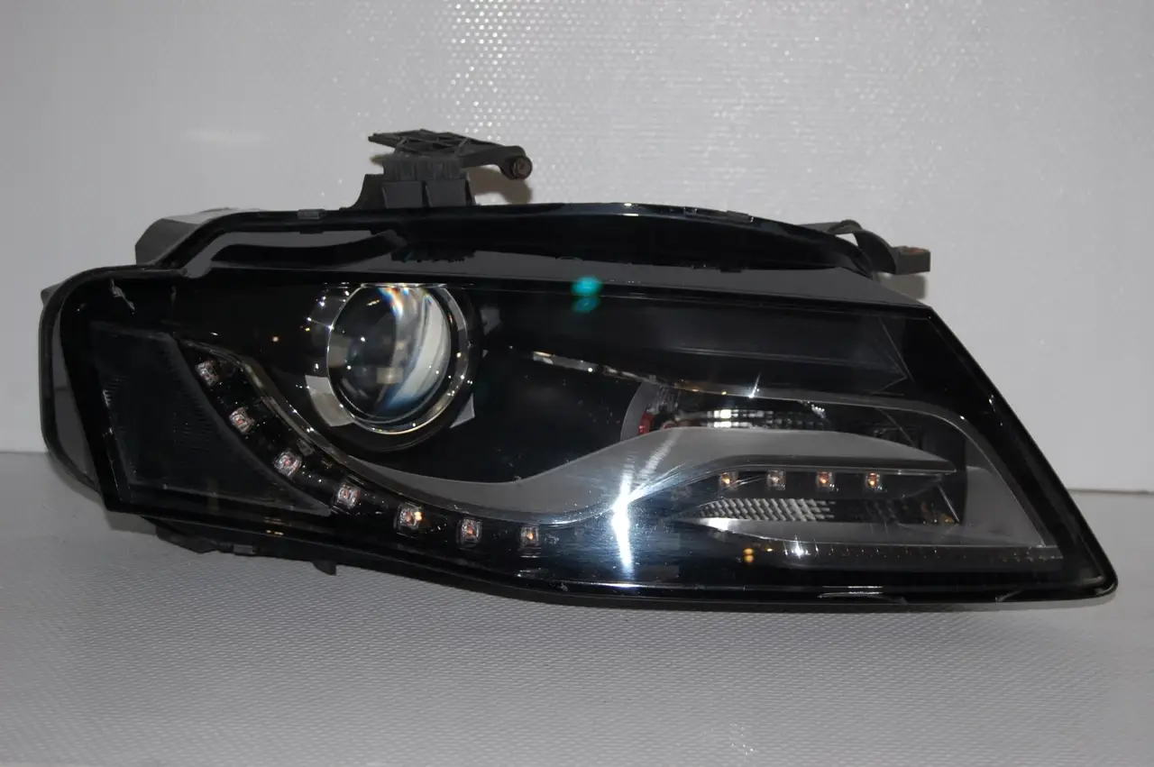 

Фара AUDI A4 B8 XENON LED Права Права 8K0 09-12 A (Версія Європ.) под заказ 2-4 дн
