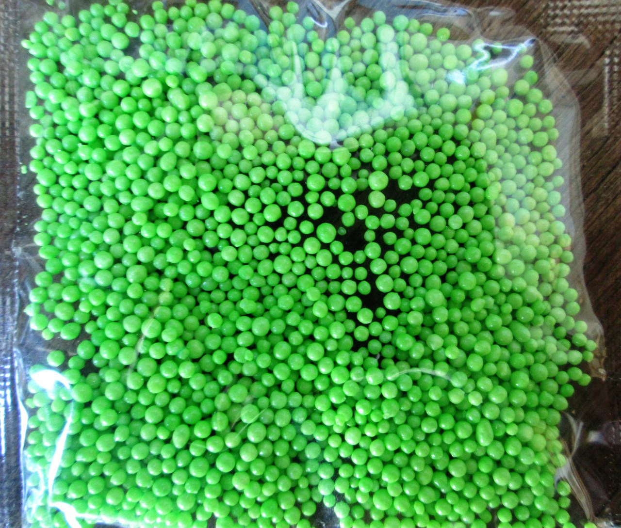 

Пасхальная посыпка горошек (салатовая)