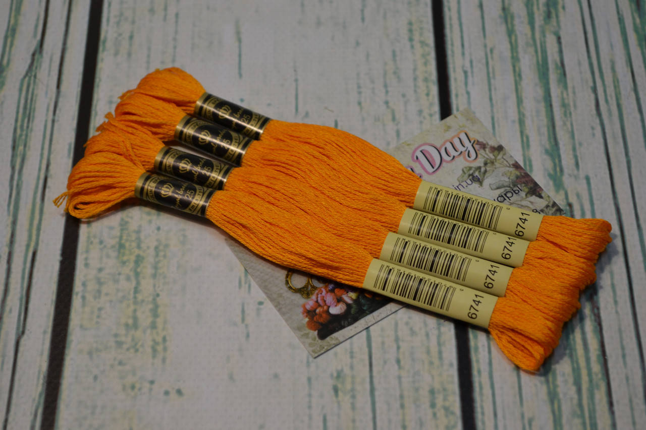 

Мулине Royal Broderie, цвет №741