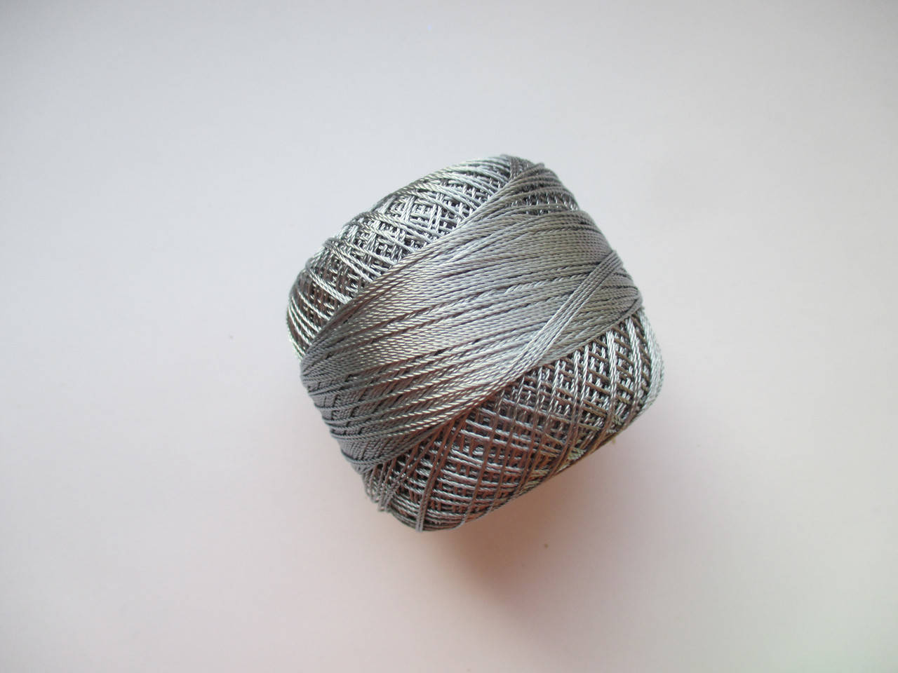 

Нитки ірис ирис поліестер (штучний шовк) Iris 20 грам, сірий., Серый