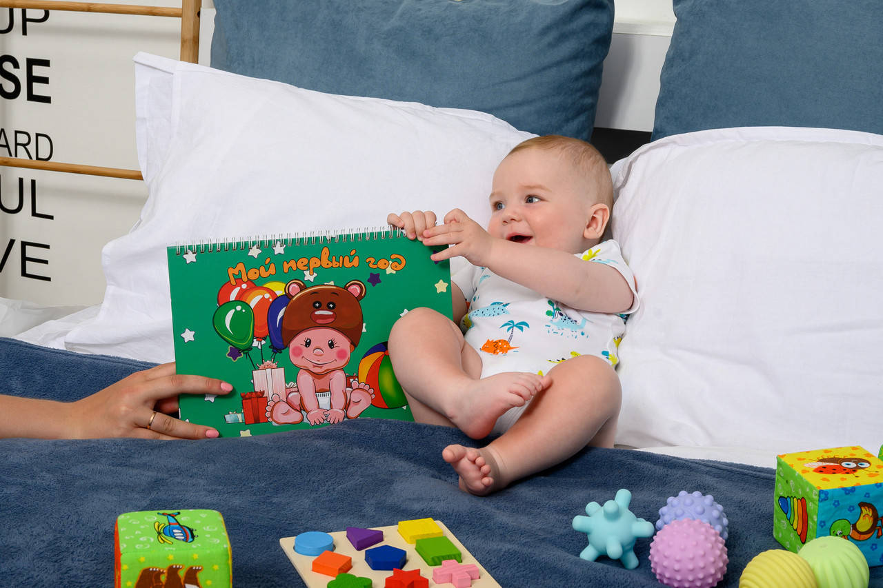 

BabyBook - дневник, альбом, календарь новорожденного 3 в 1 с тематическими наклейками