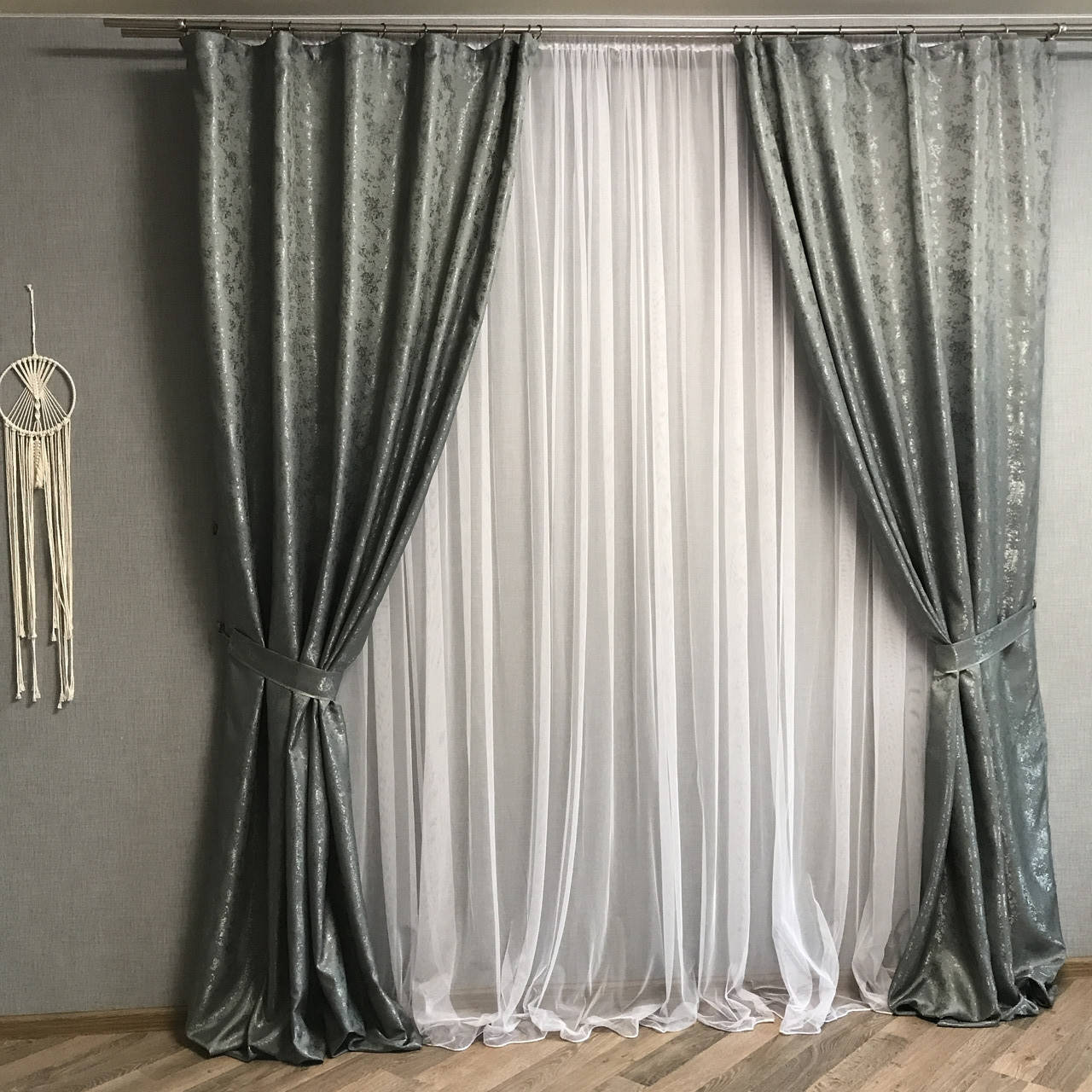 

Комплект однотонных штор 150x270 cm (2 шт) ALBO Темно серые (SH-C33-21), Темно-серый