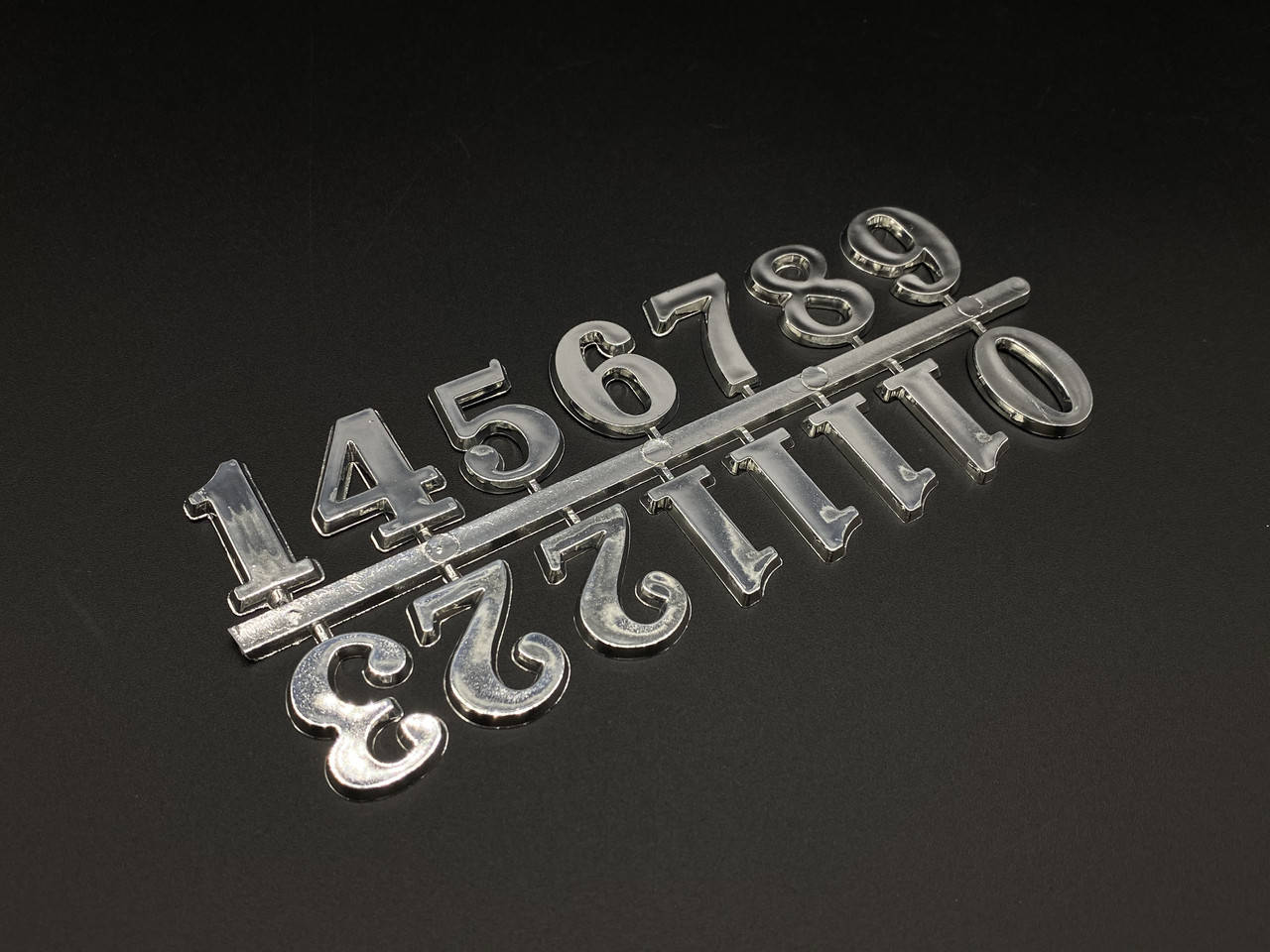 

Цифры для часов. Цвет серебро. 2.5см