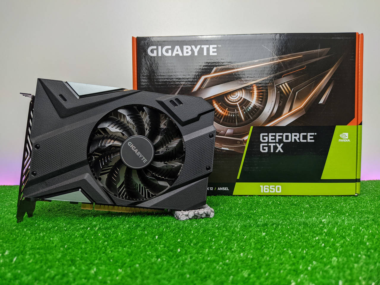 

Видеокарта GIGABYTE GTX 1650 D6 OC 4G HDMI, DisplayPort, DVI