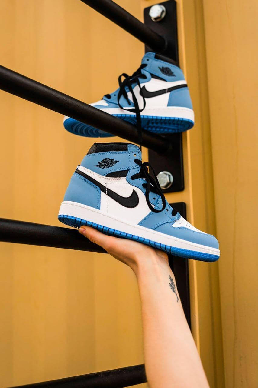 

Кроссовки женские голубые высокие кеды найк Nike Air Jordan 1 Retro High University Blue спортивная обувь 41