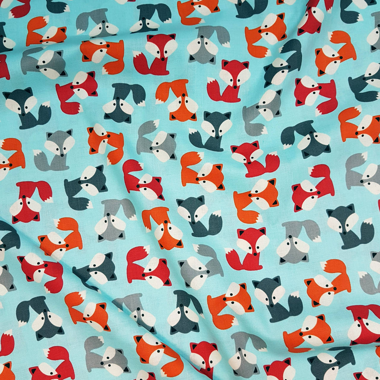 

Детские ткани США для пэчворка и рукоделия с животными - Лисята на голубом, Robert Kaufman