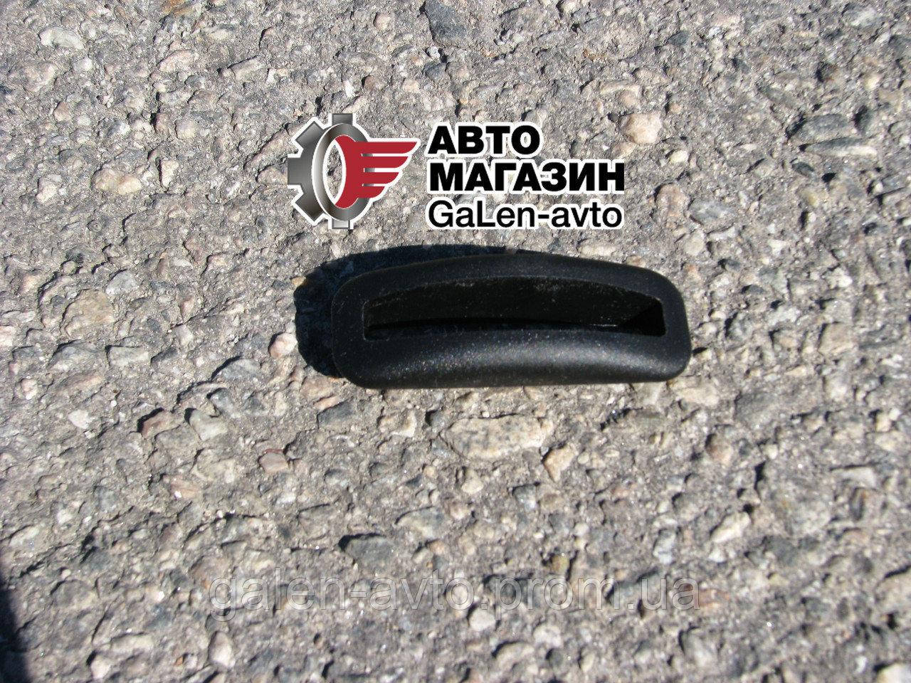 

Облицовка ручки откидывания сидения Таврия.