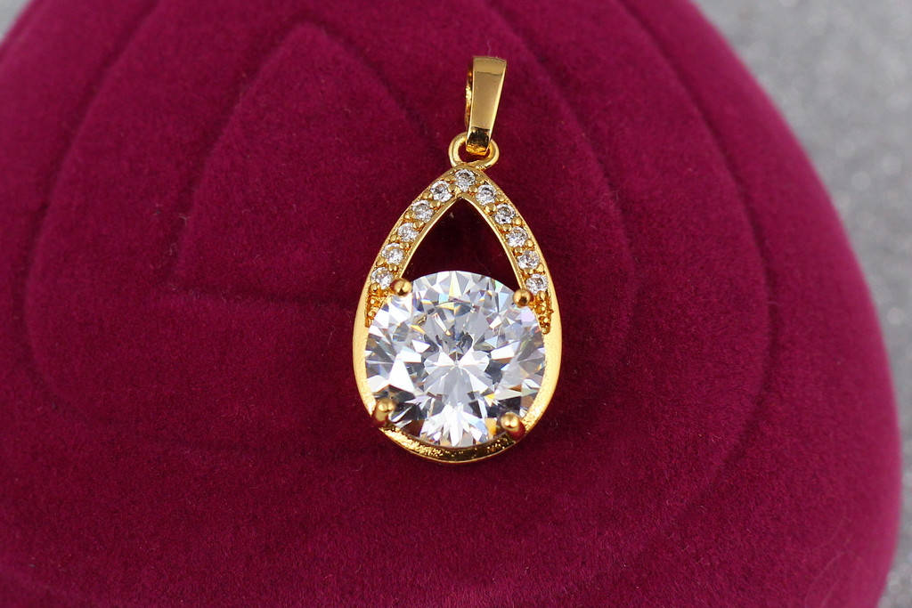 

Кулон Xuping Jewelry капля с крупным фианитом 2 см золотистый