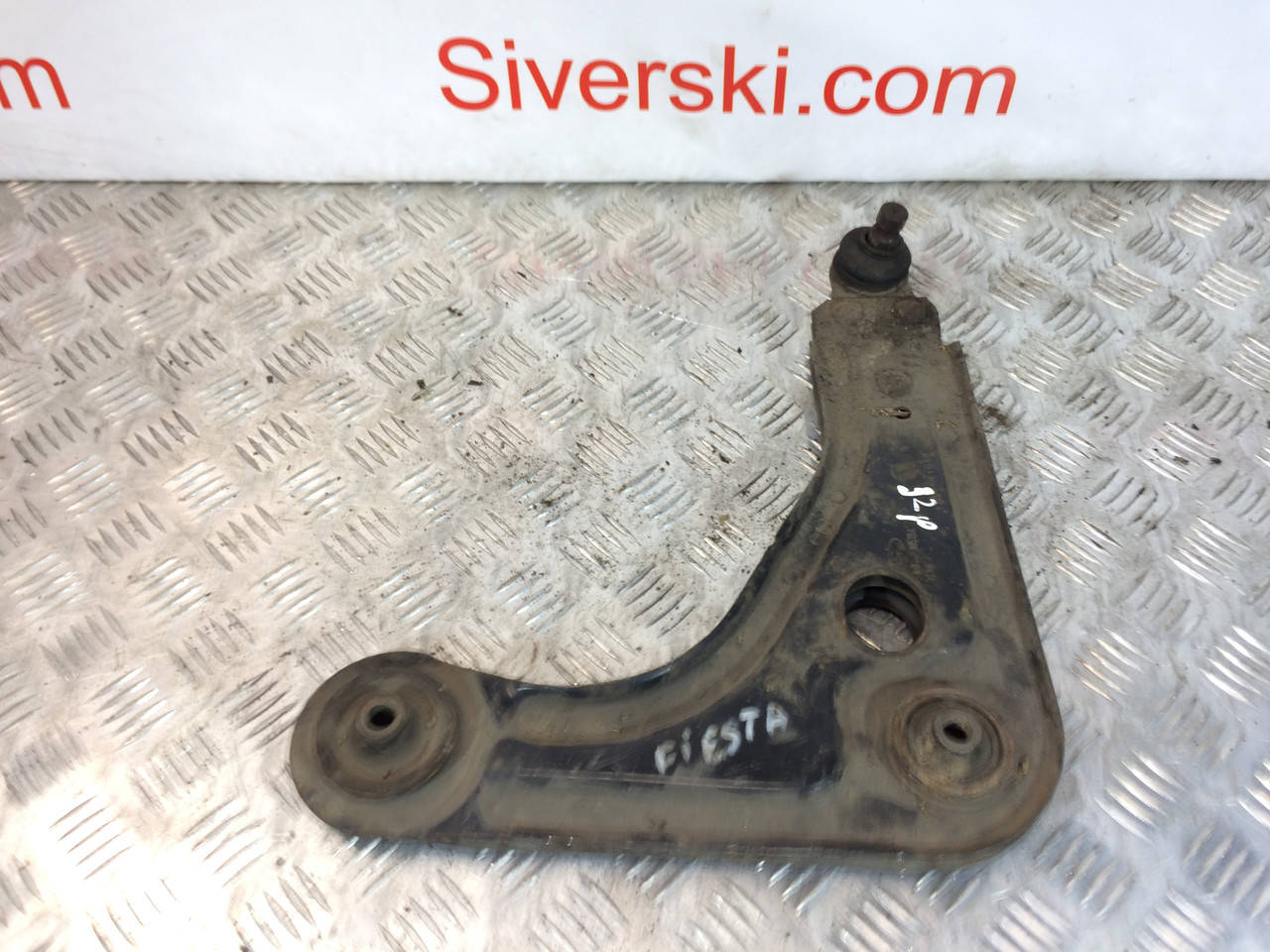 

Рычаг передней подвески левый Ford Fiesta MK3