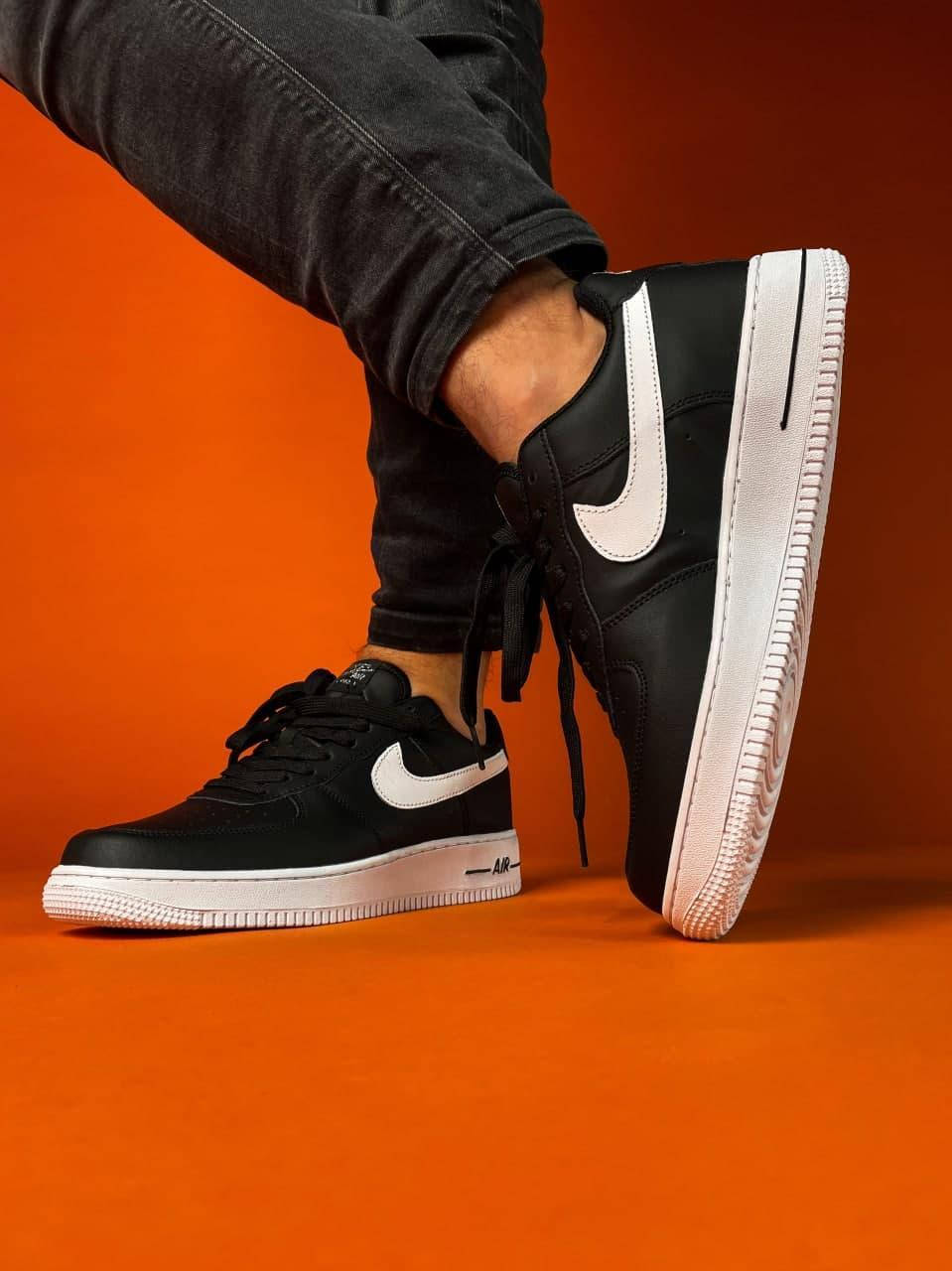 

Кроссовки спортивные женские мужские стильные кожаные черные с белым Nike Air Force 1 NBA Black White, Черный