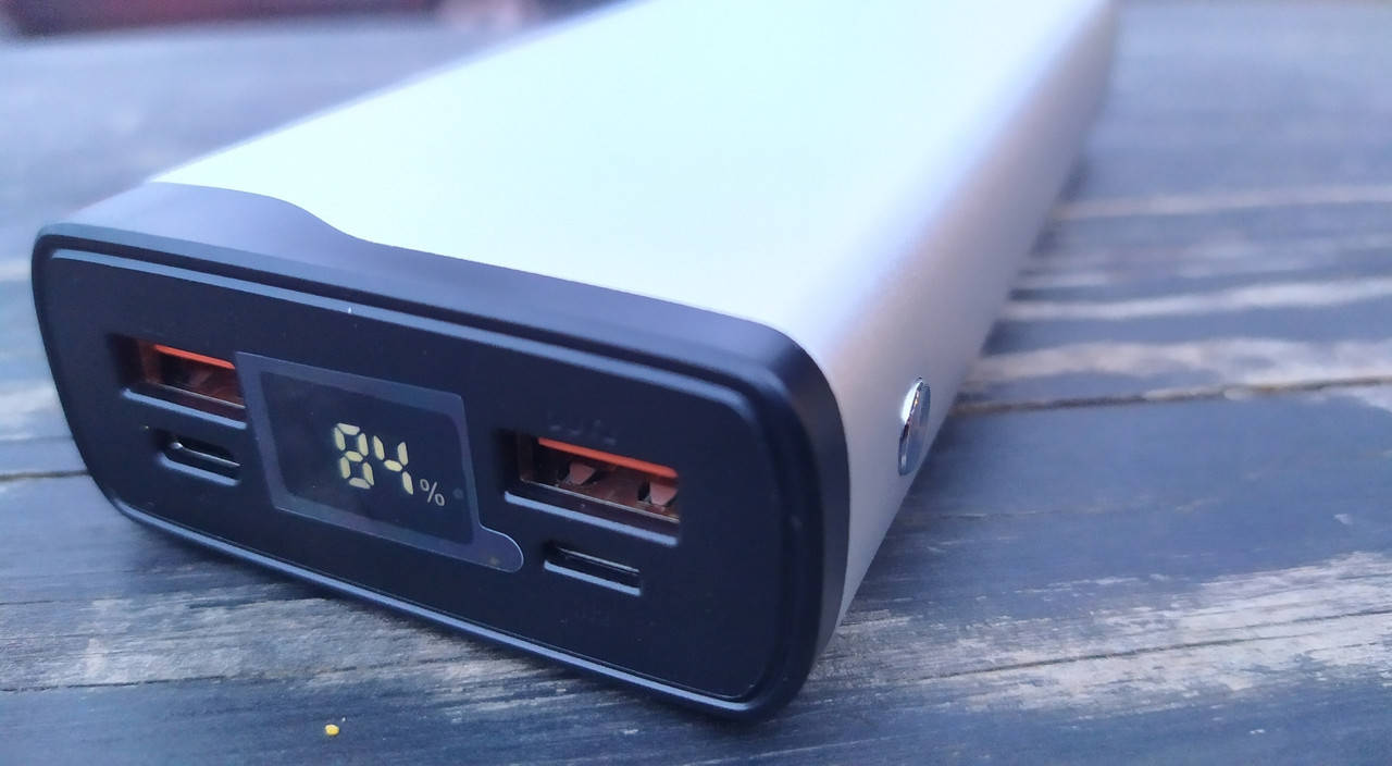 

Оригинальный Power Bank 20000mAh QC3.0. PD 5V-3A 9V-2A 12V-1.5A c LED экраном. Компактный павер банк.