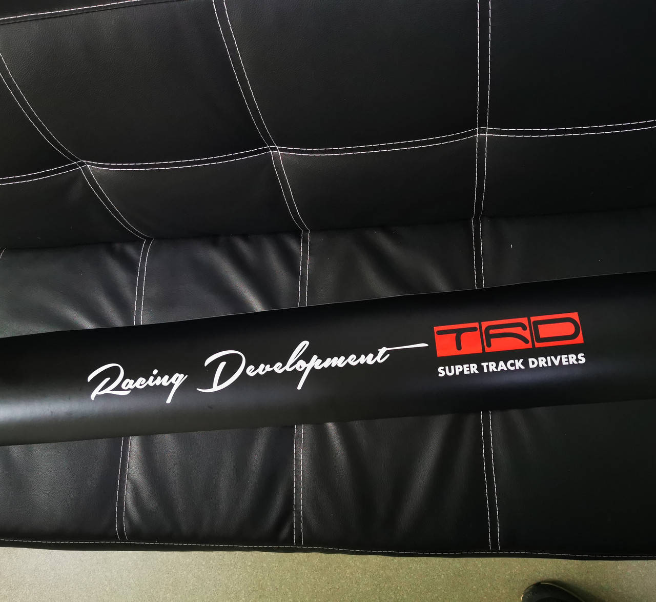 

Cолнцезащитная наклейка на лобовое стекло Racing Development TRD, Черный