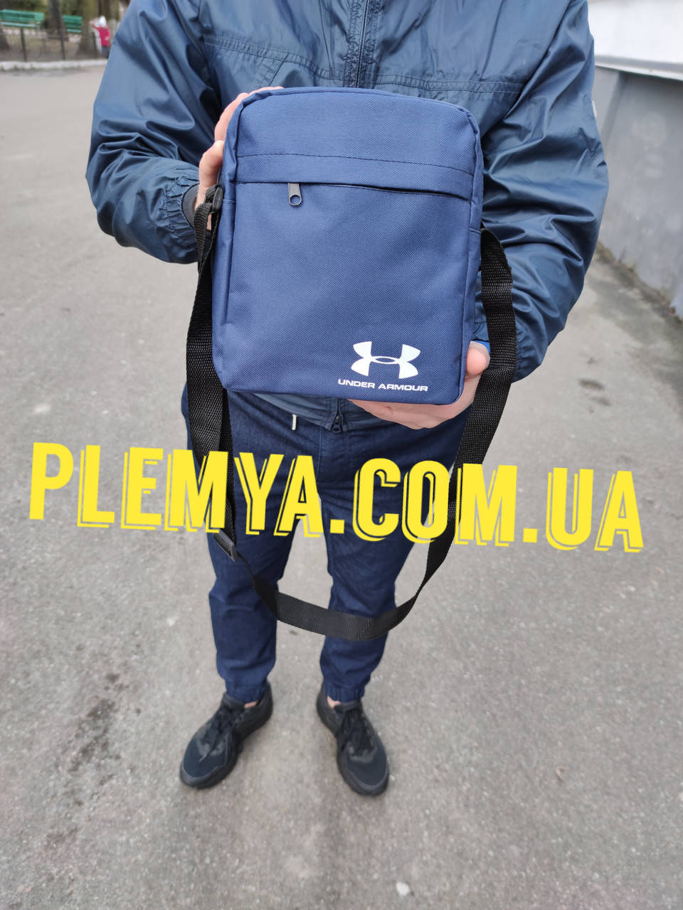 

Спортивная барсетка Under Armour синяя 19 * 23 см, Синий