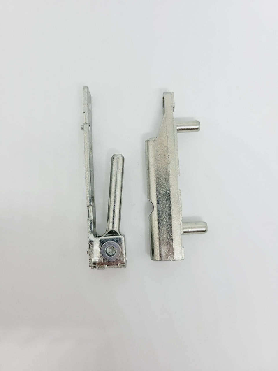 

Петля оконная нижняя фурнитура ROMB комплект