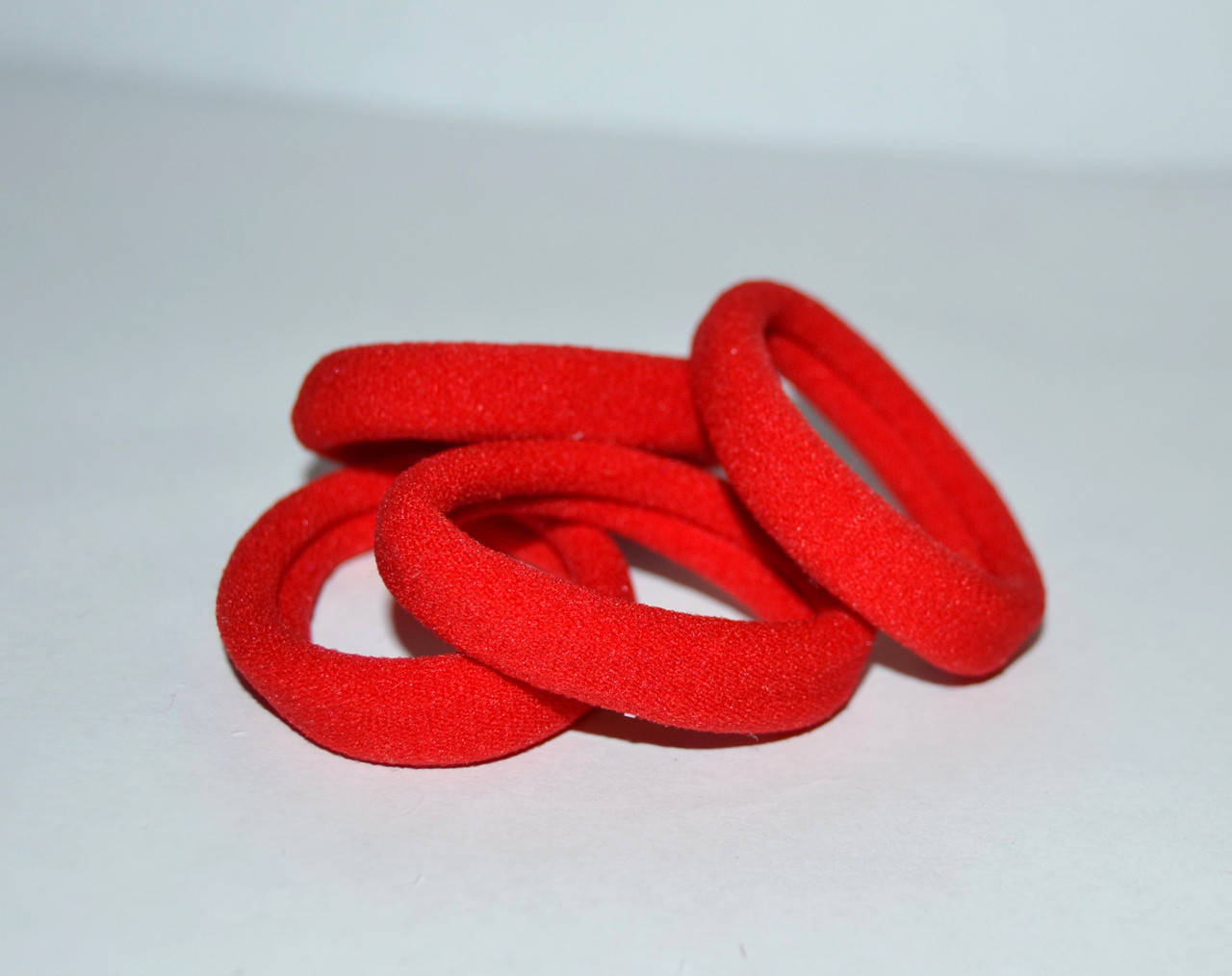 

Гумки для волосся Калуш 4см мікрофібра, колір- червоний, 1шт