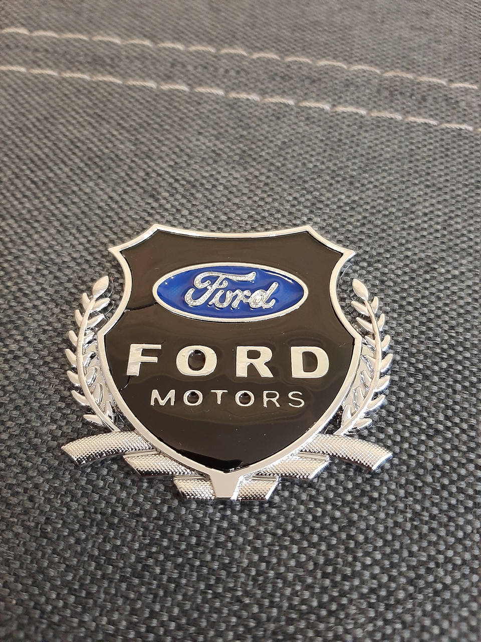 

Наклейка/Шильдик/Емблема Ford motors 50×55 мм.