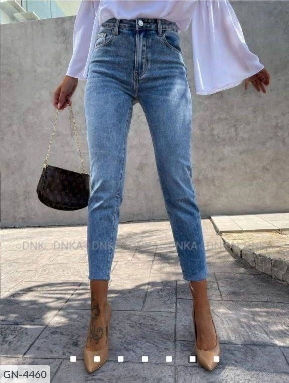 

Модные женские джинсы укороченные голубые стрейчевые приталенные с завышенной талией размеры 42-48 арт ат031