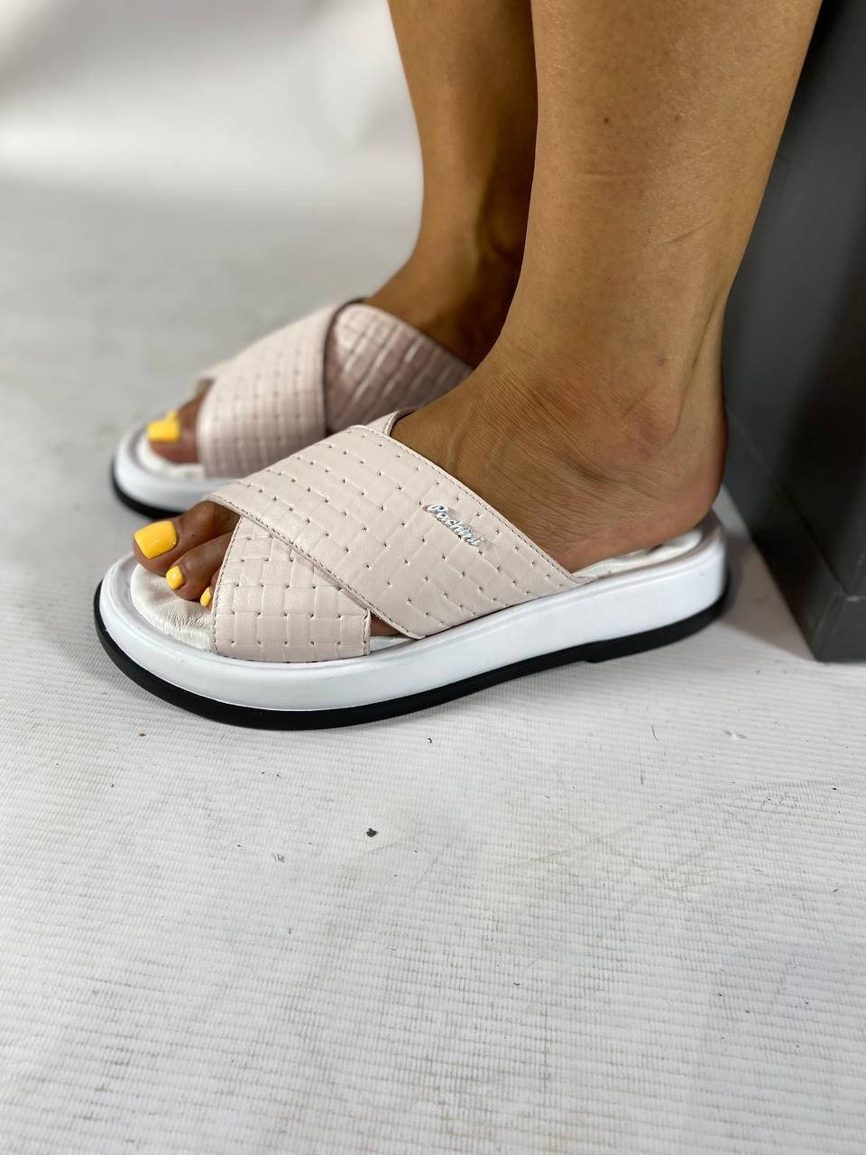 

Женские шлёпанцы Coronet 5580 Пудровый