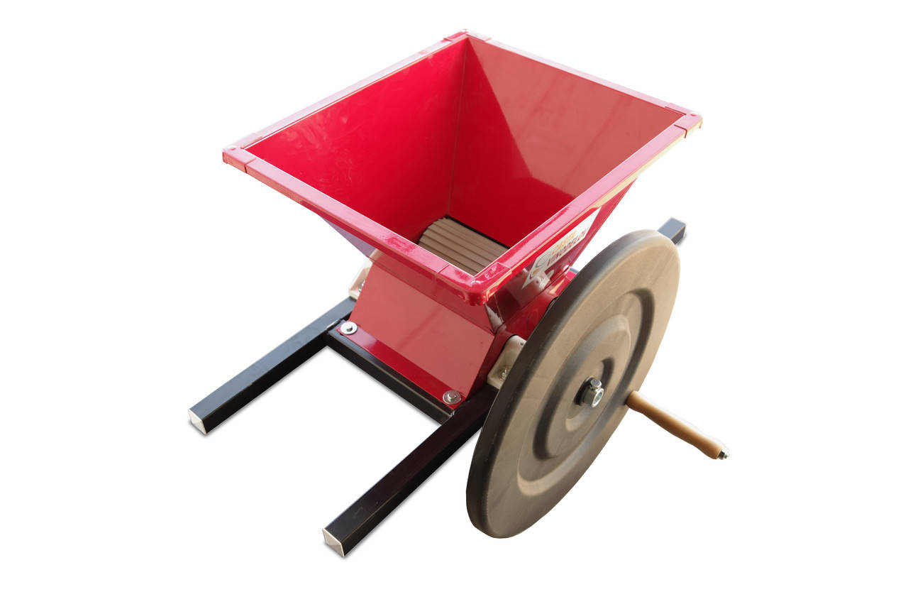 

Ручная мини дробилка для винограда, бункер 400х400 мм.