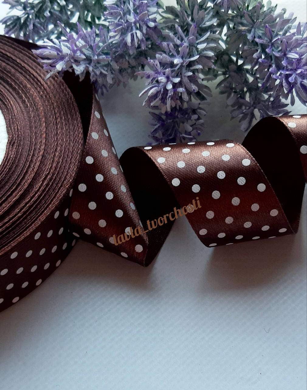 

Стрічка атласна 2,5см в горох коричневий