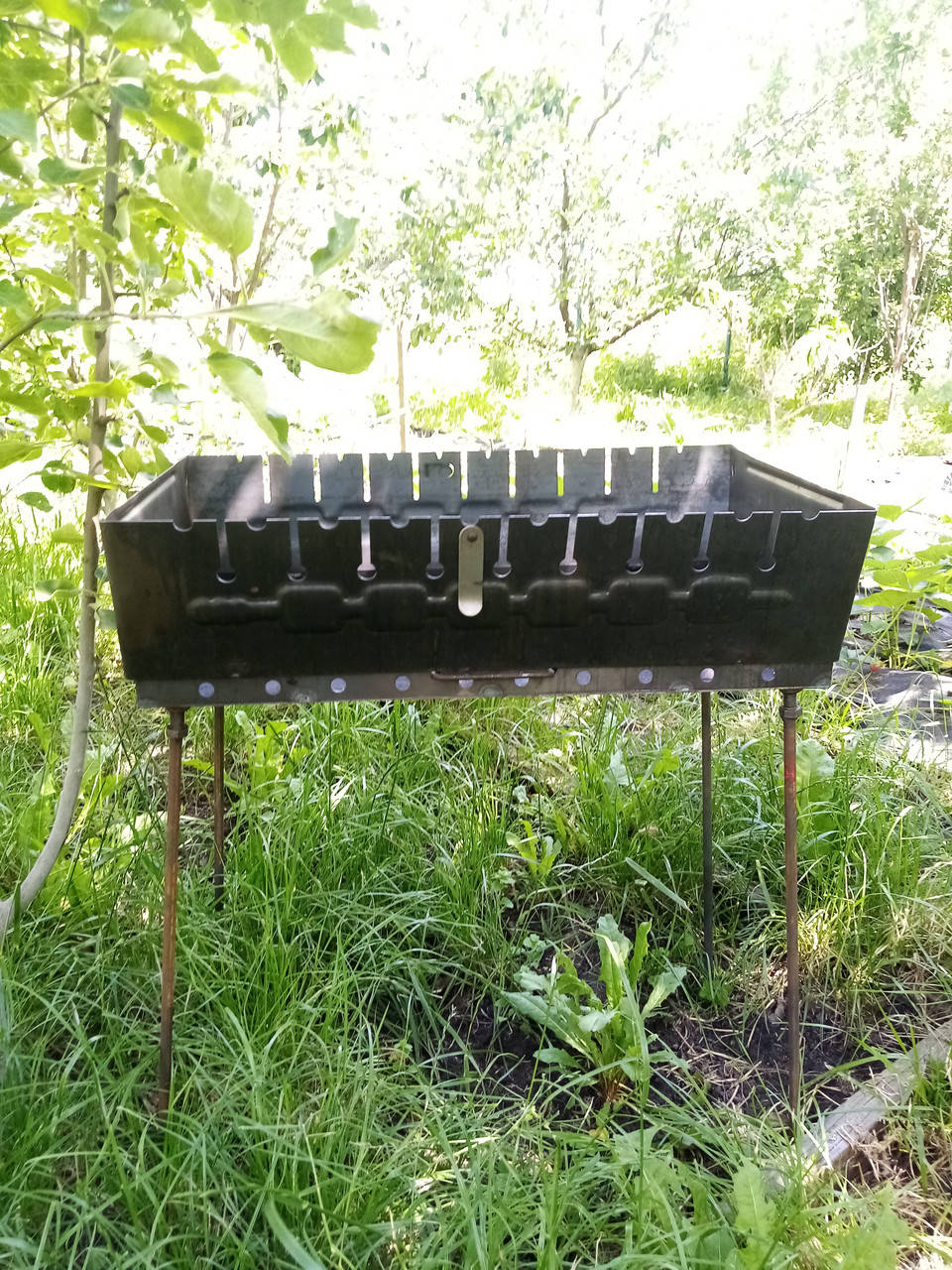 

Мангал чемодан " Шашлычок" на 10 шампуров