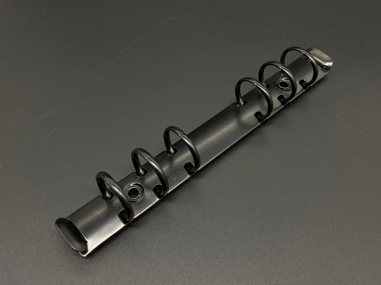 

Зажимы для папок меню. Цвет черный. 180х25мм. Кольцо 25мм