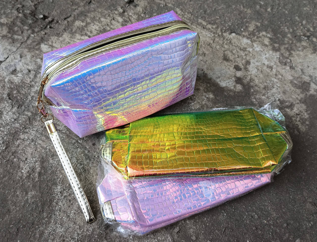 

Косметичка клатч галограммная