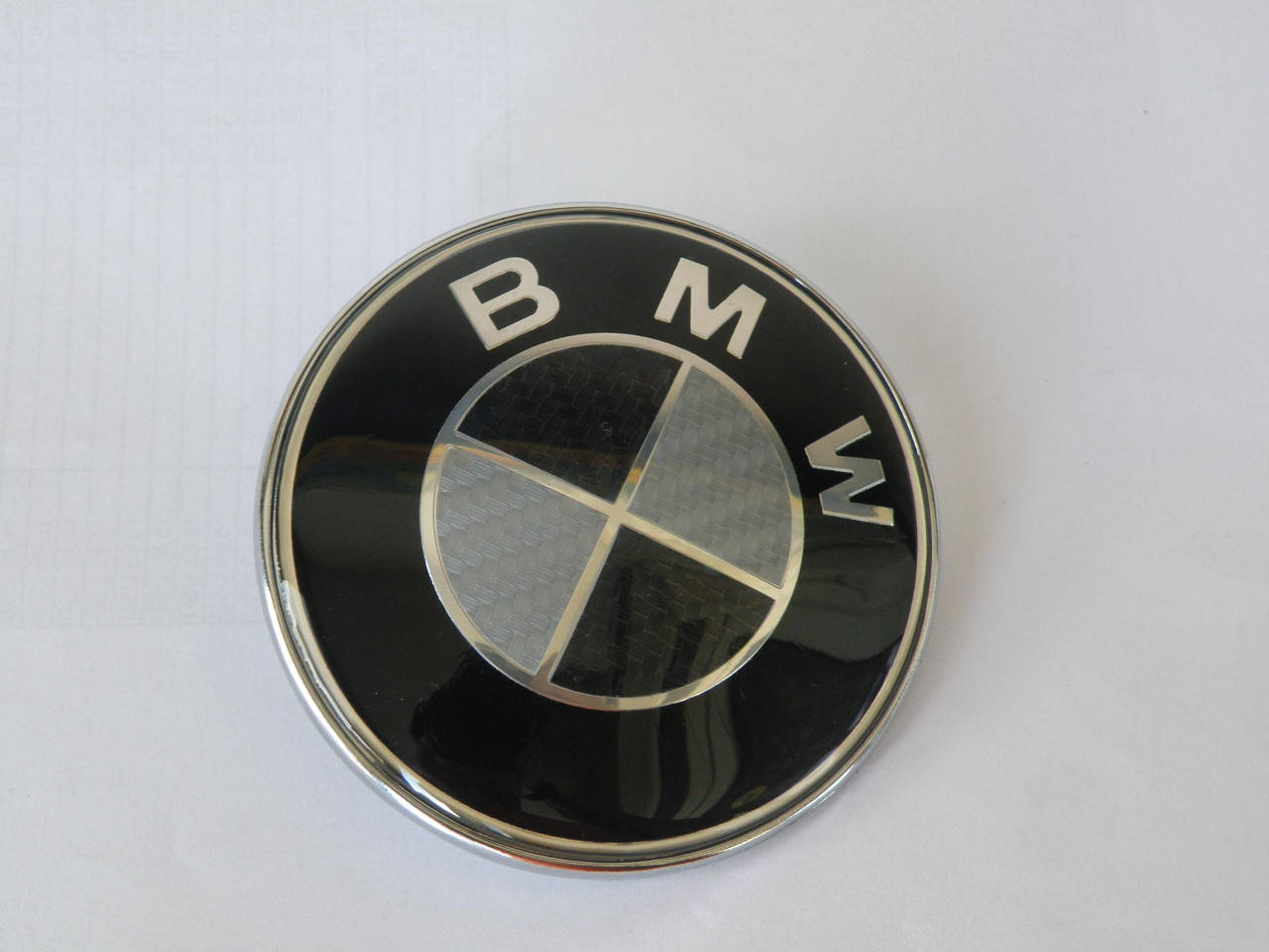 

Эмблема капота и багажника BMW Carbon 82mm