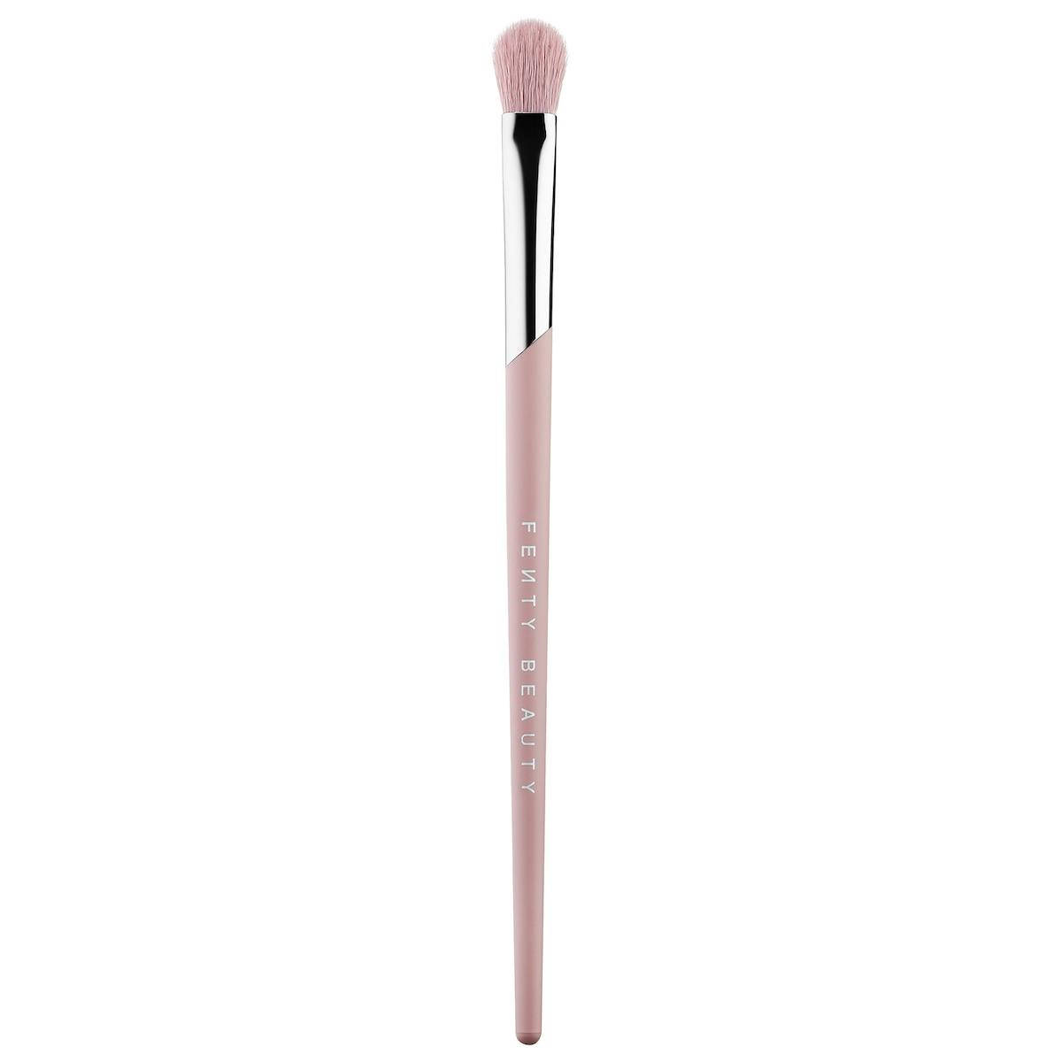 

Кисть для растушевки теней Fenty Beauty Precision Blending Eyeshadow Brush 230