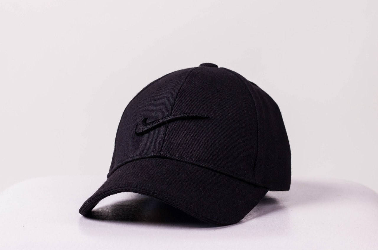 

Кепка Nike черная с черным значком, Черный