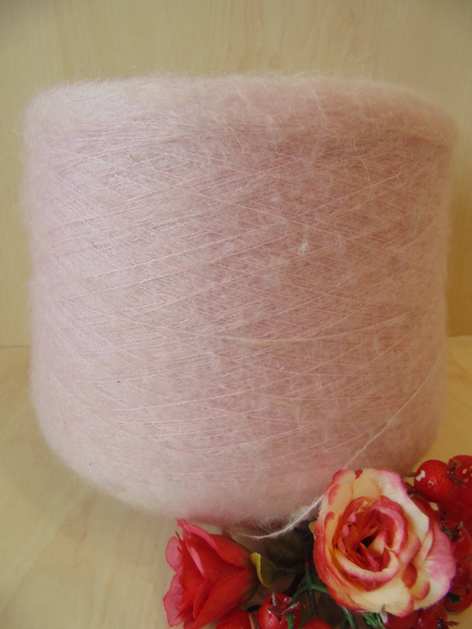 

Итальянский мохер от ECAF IL art Virginia Состав 35% Мохер,25%Меринос, 25%РА,15%РС 900м/100гр Нежная роза, Розовый