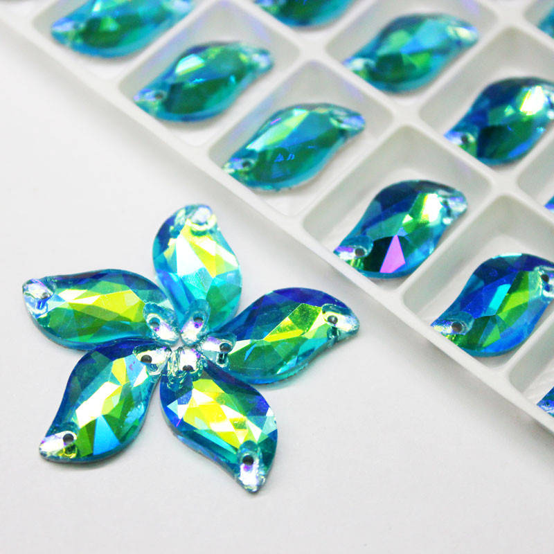 

Листики.Стекло.цвет Aquamarine AB Размер 10х20мм