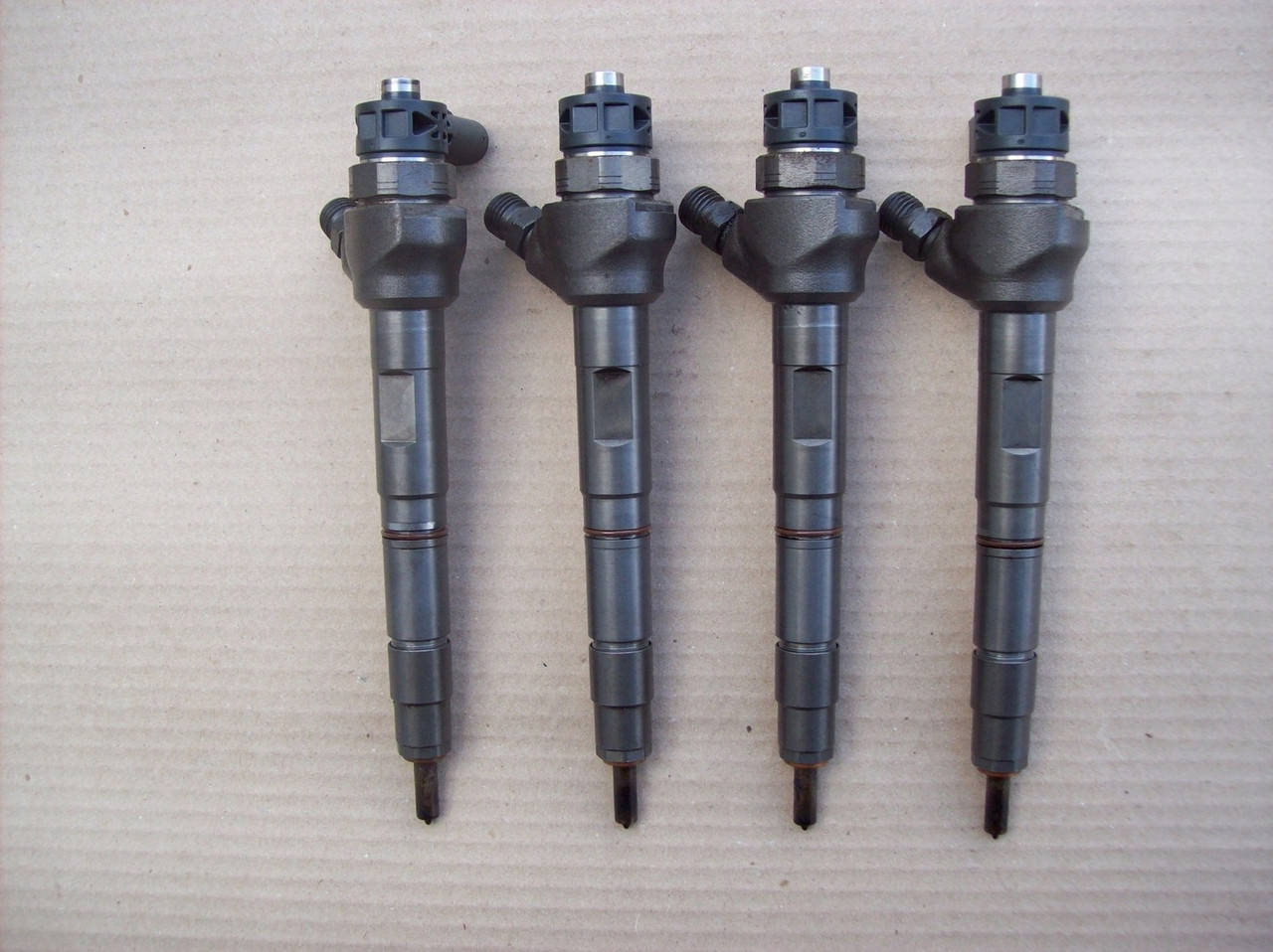 

VW SKODA AUDI Форсунка 04L130277G 1.6 TDI CLH