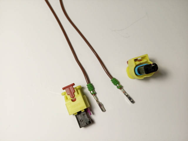 

Разъем датчика подушки безопасности VW 6R0973323