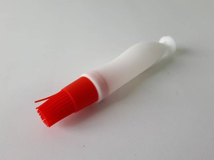 

Кисточка силиконовая с ёмкостью L 17,5 cm.