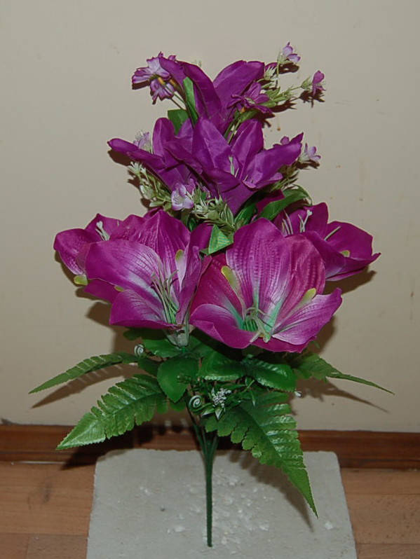 

М- 657 Букет Магнолия с лилией 9 голов 55х15 см