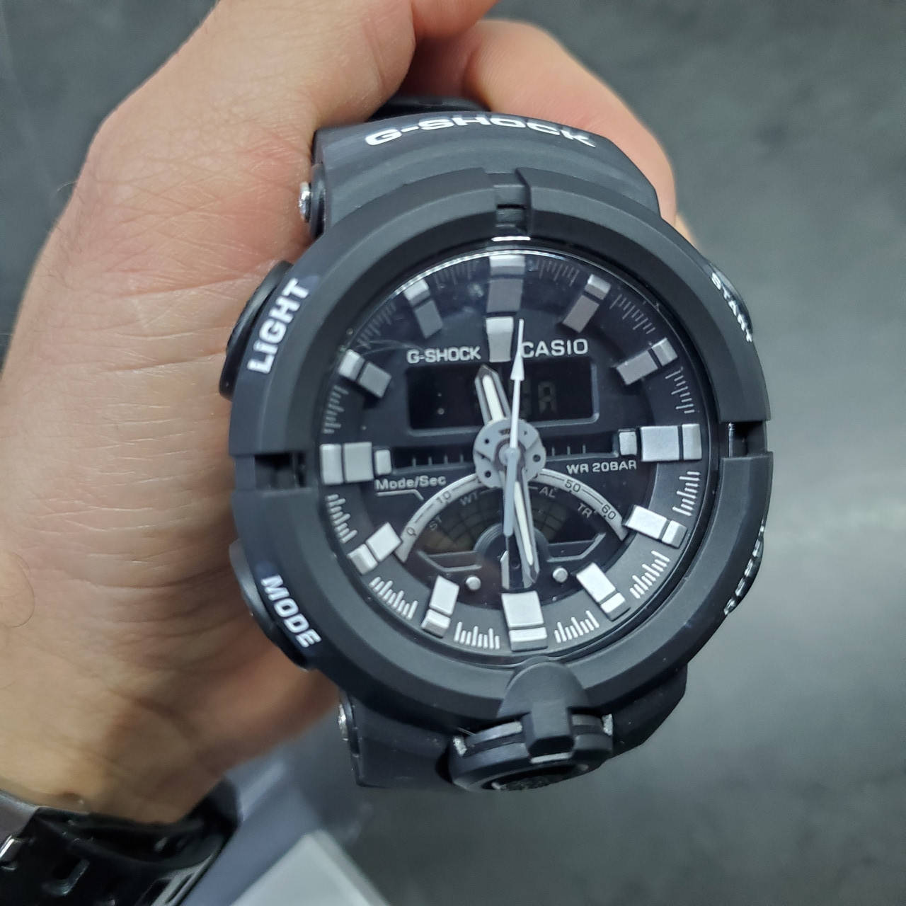 

Спортивные часы Casio C-SHOCK GA-500 Black-White, противоударные, водонепроницаемые