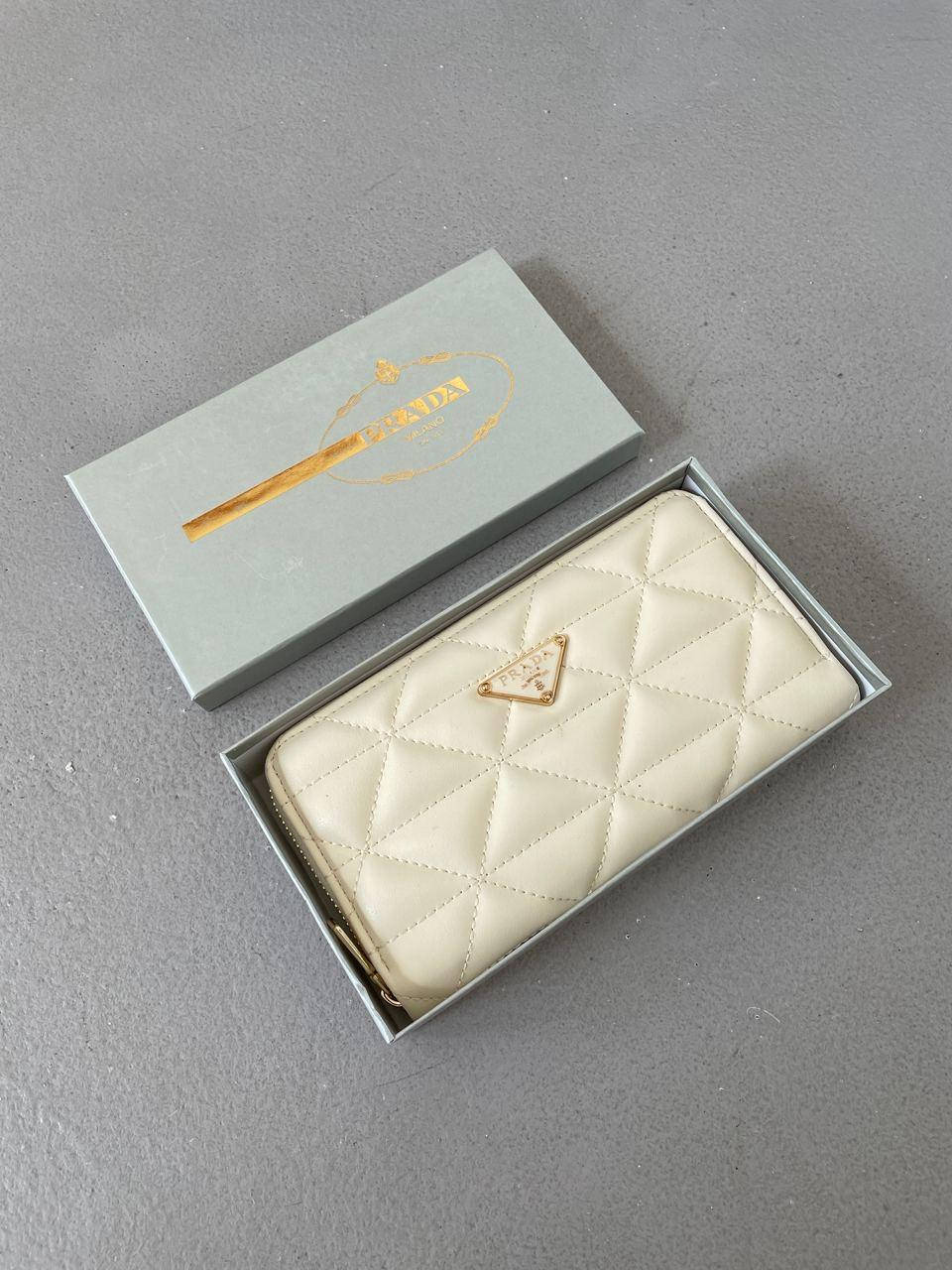 

Кошелёк женский Prada Zippy Wallet Beige, Бежевый
